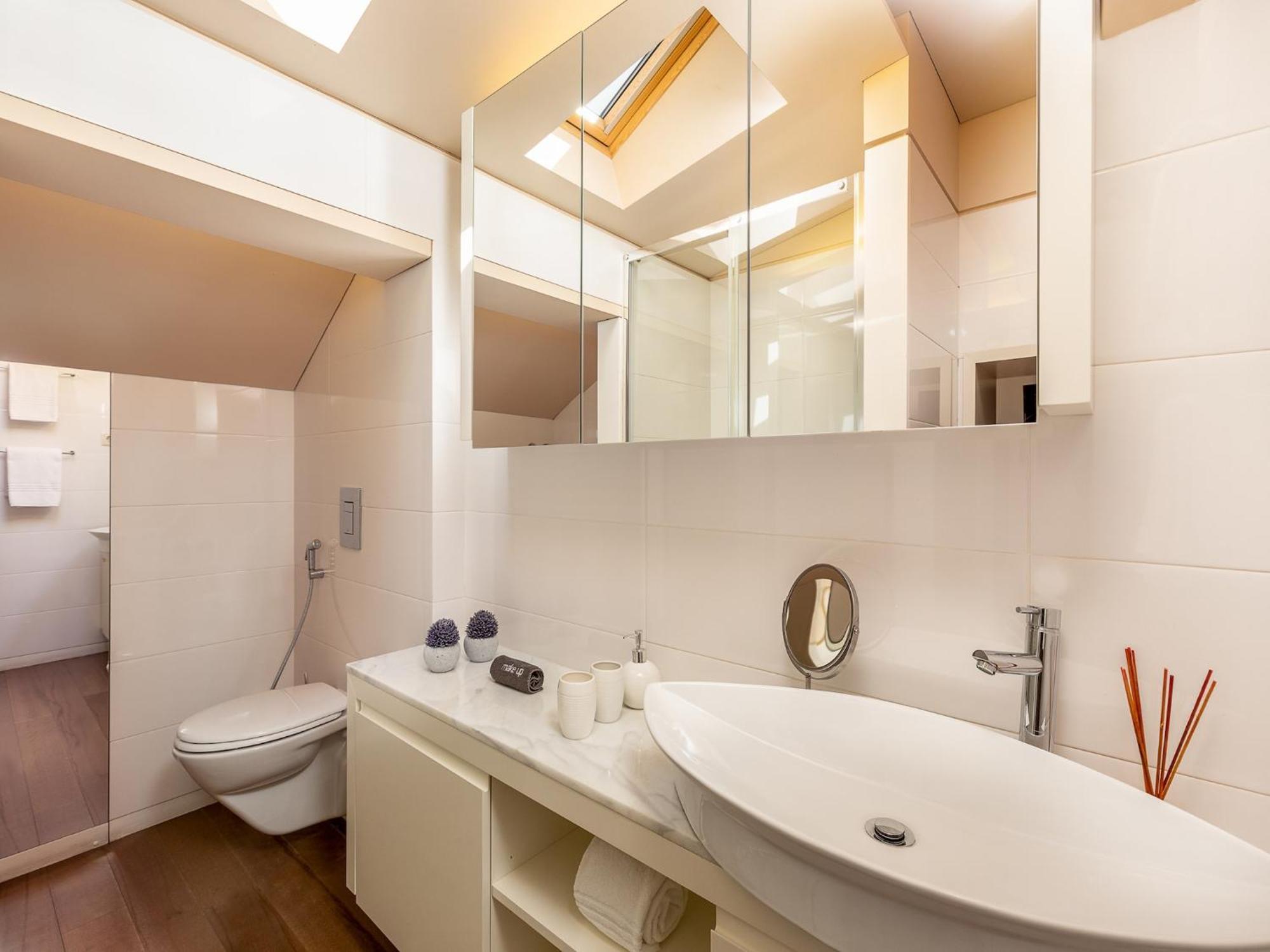 Charming With Balcony In Apartamento